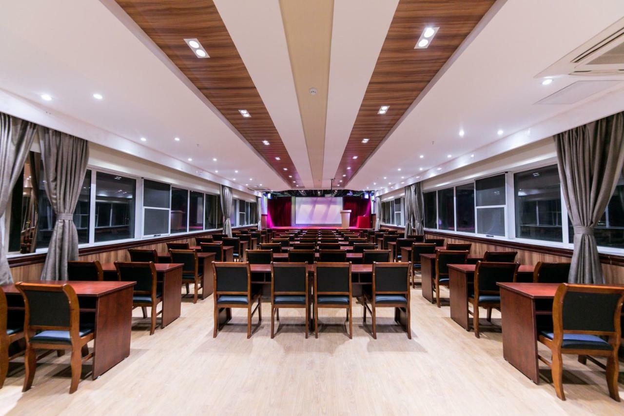 Ibis Nantong Qingnian Hotel Bagian luar foto